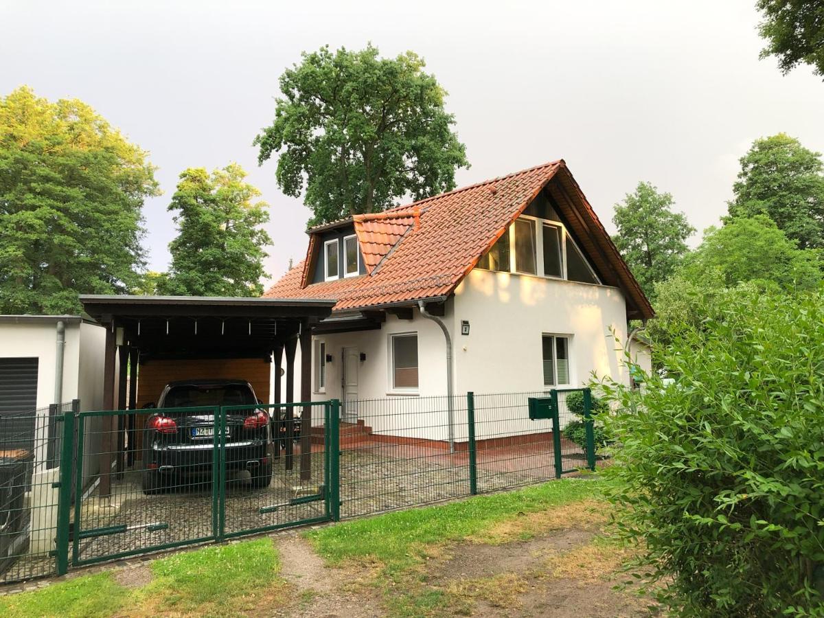 Ferienhaus Direkt An Der Spree Mit Whirlpool Und Sauna Berlín Exterior foto